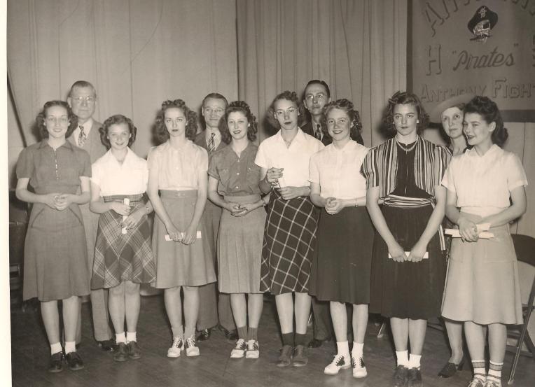 1944 est AHS Group 001